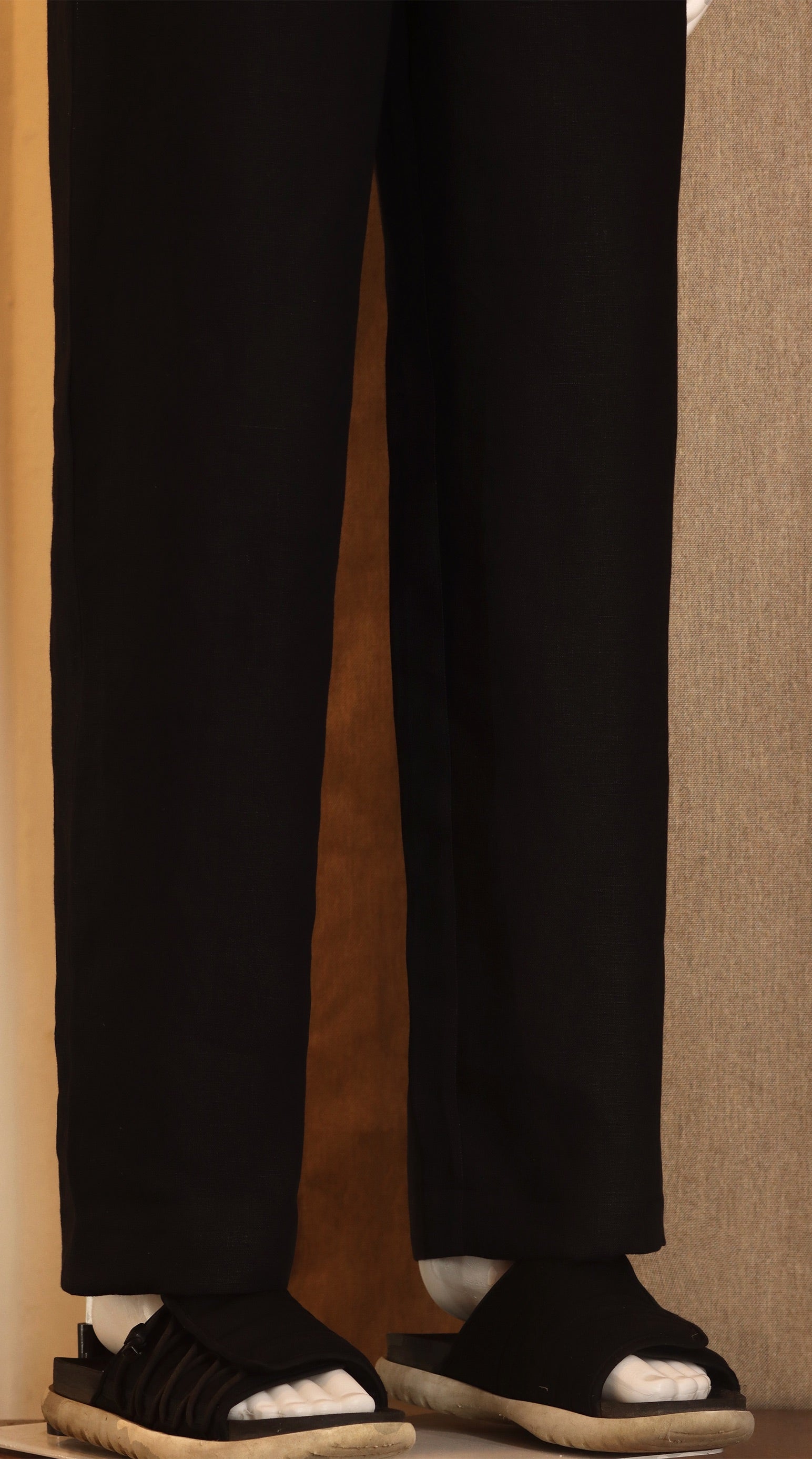 LOOSE-FIT LINEN TROUSERS (100% Linen)
