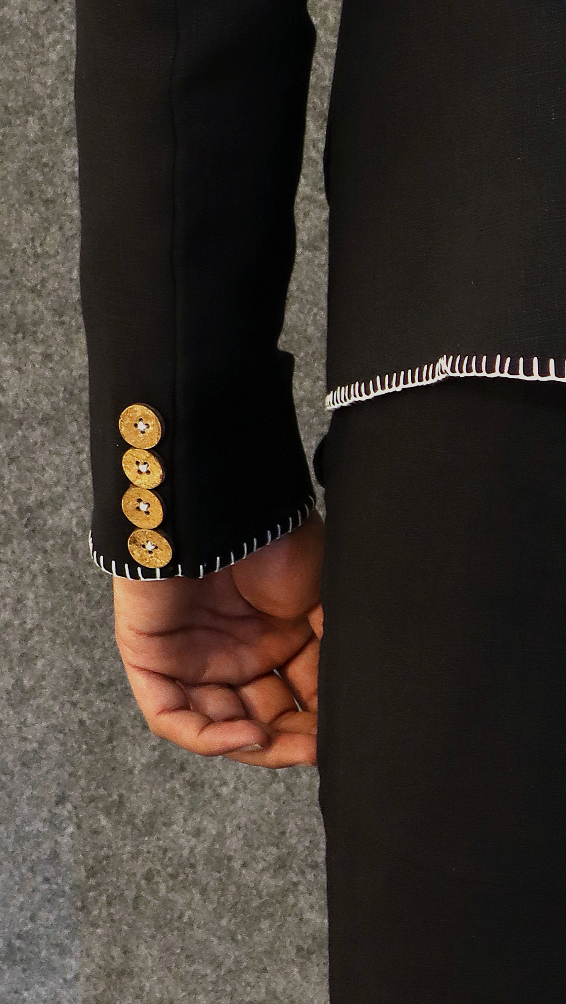 NOIR STITCHWORK JACKET (100% Linen)